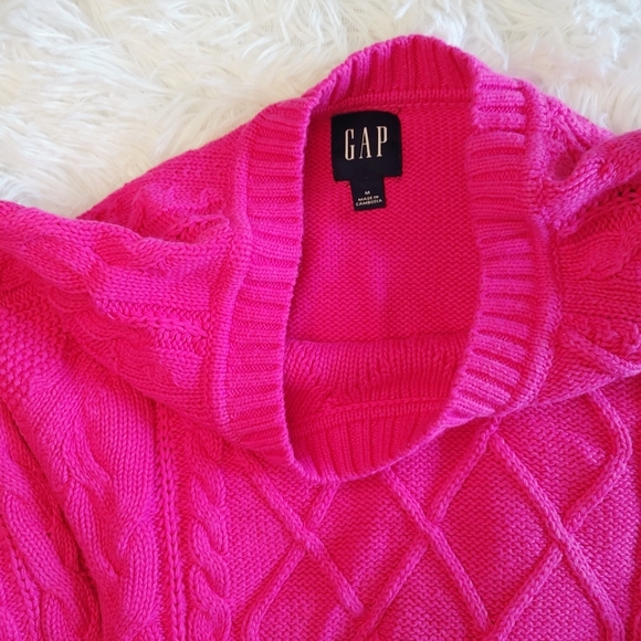 GAP || Cable Knit Sweater, Size Medium, Sizzling Pink Fuschia - Picture 3 of 4